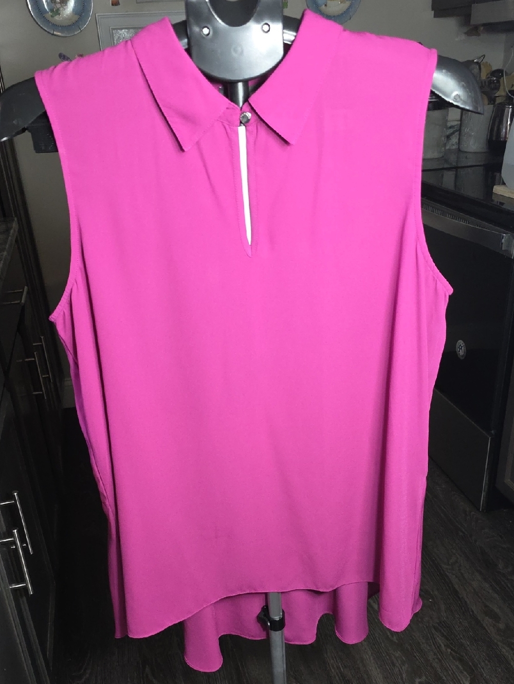 Classic Sleeveless Collared V-Neck Camisole - Pink